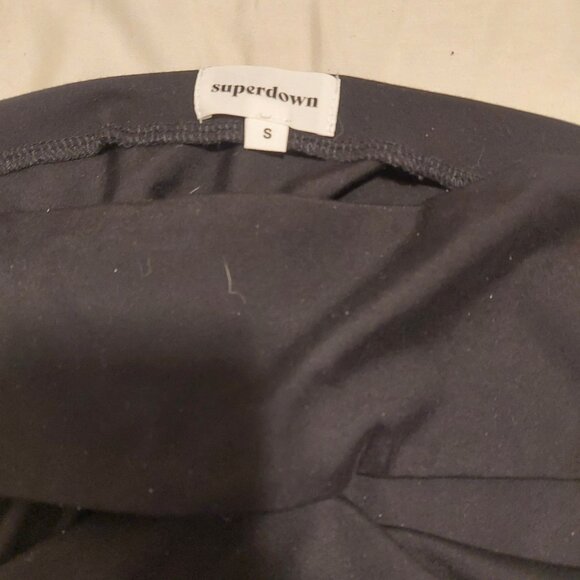 Superdown Asymmetric One Sleeve Small Black Blouse - Picture 2 of 3